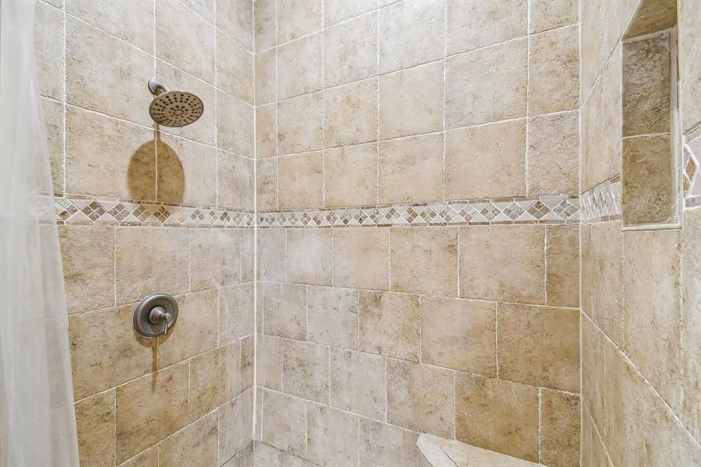 待售: $2,350,000 (6 贝兹, 4 浴室, 6032 平方英尺)