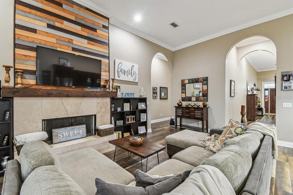 待售: $2,350,000 (6 贝兹, 4 浴室, 6032 平方英尺)