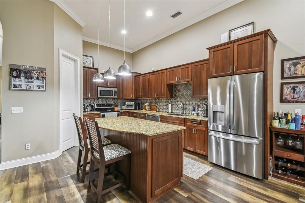 待售: $2,350,000 (6 贝兹, 4 浴室, 6032 平方英尺)