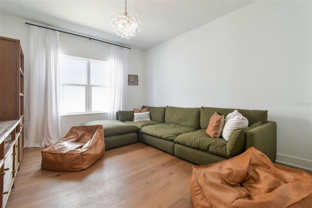 For Sale: $639,000 (4 beds, 3 baths, 2480 Square Feet)