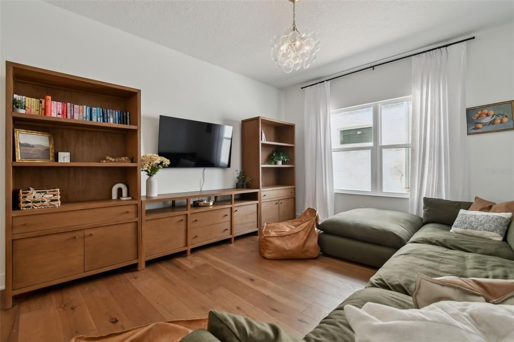 For Sale: $639,000 (4 beds, 3 baths, 2480 Square Feet)