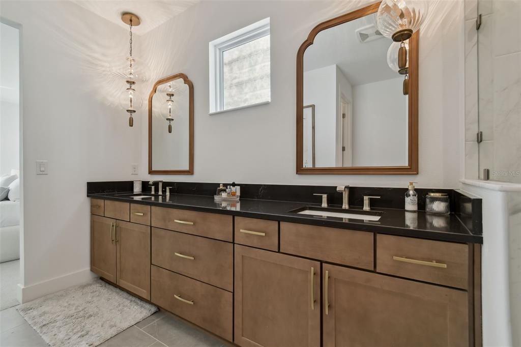 For Sale: $639,000 (4 beds, 3 baths, 2480 Square Feet)