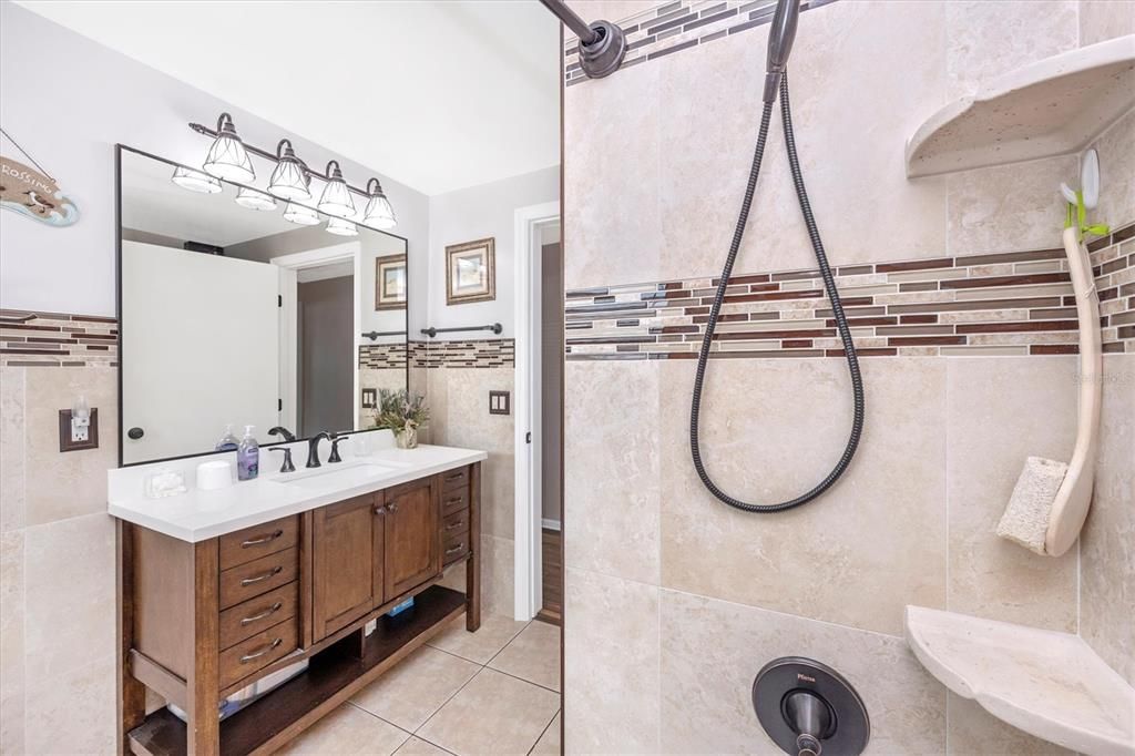 Active With Contract: $375,000 (3 beds, 2 baths, 1208 Square Feet)