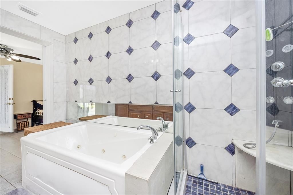 Active With Contract: $375,000 (3 beds, 2 baths, 1208 Square Feet)