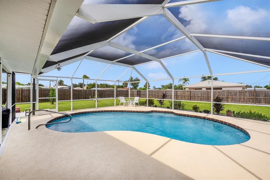 Active With Contract: $375,000 (3 beds, 2 baths, 1208 Square Feet)