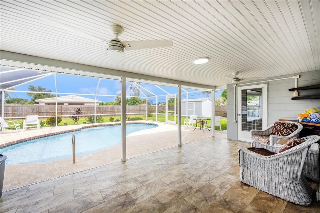 Active With Contract: $375,000 (3 beds, 2 baths, 1208 Square Feet)