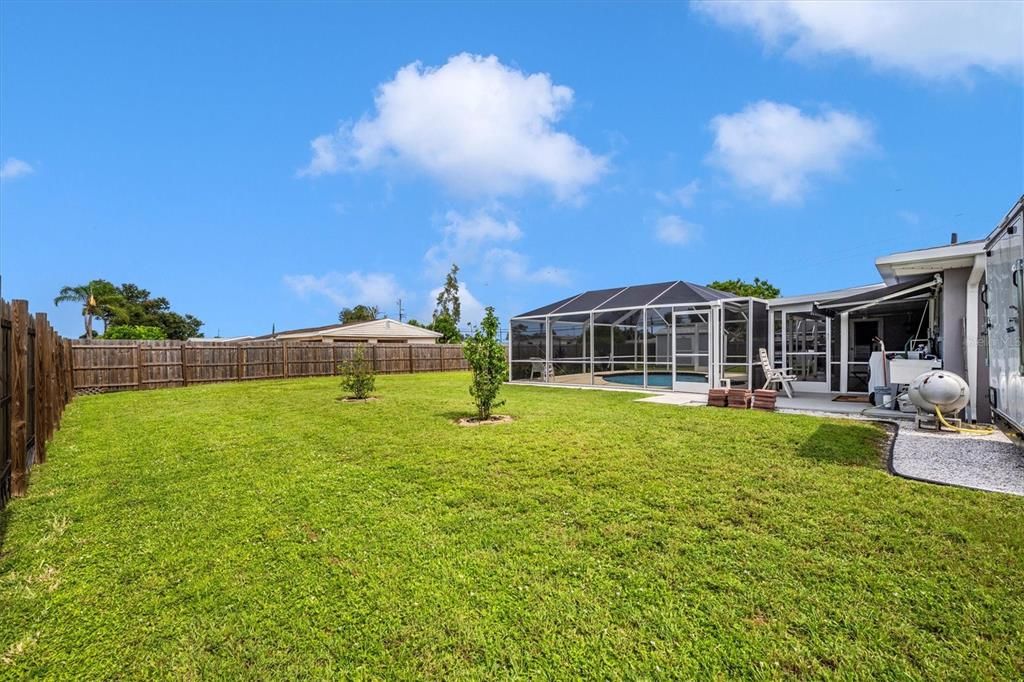 Active With Contract: $375,000 (3 beds, 2 baths, 1208 Square Feet)