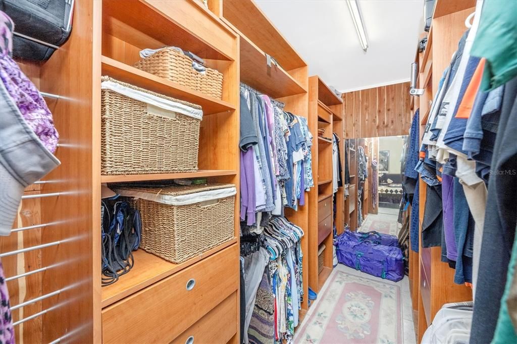 Active With Contract: $375,000 (3 beds, 2 baths, 1208 Square Feet)