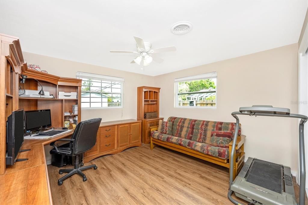 Active With Contract: $375,000 (3 beds, 2 baths, 1208 Square Feet)