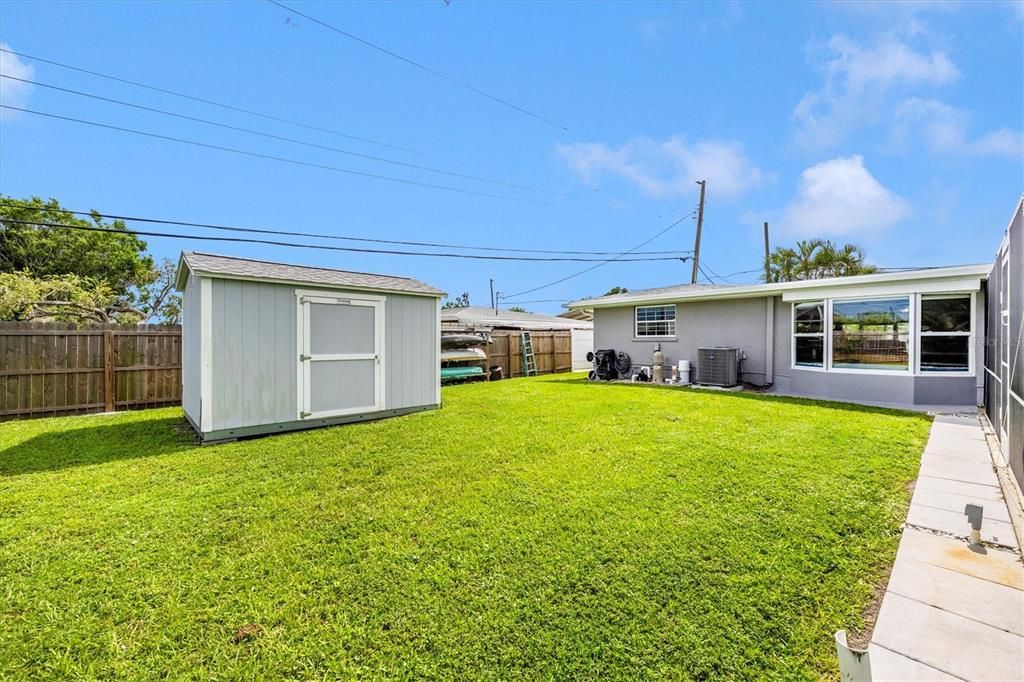 Active With Contract: $375,000 (3 beds, 2 baths, 1208 Square Feet)