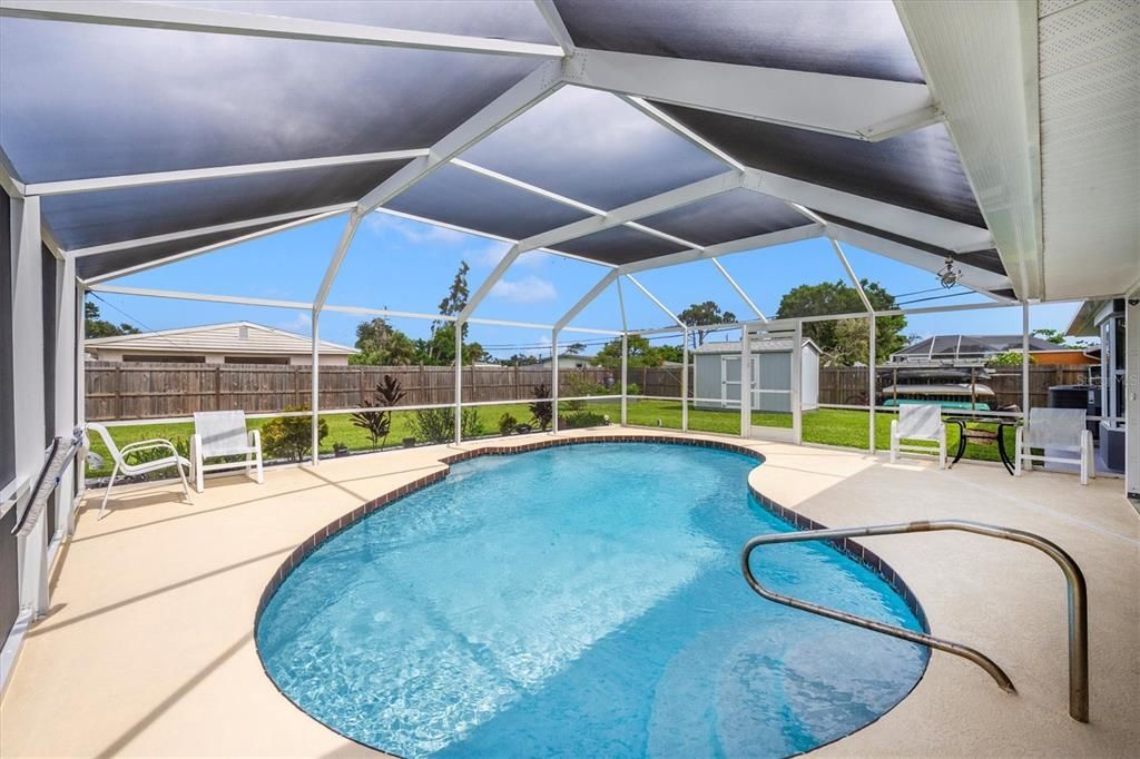 Active With Contract: $375,000 (3 beds, 2 baths, 1208 Square Feet)