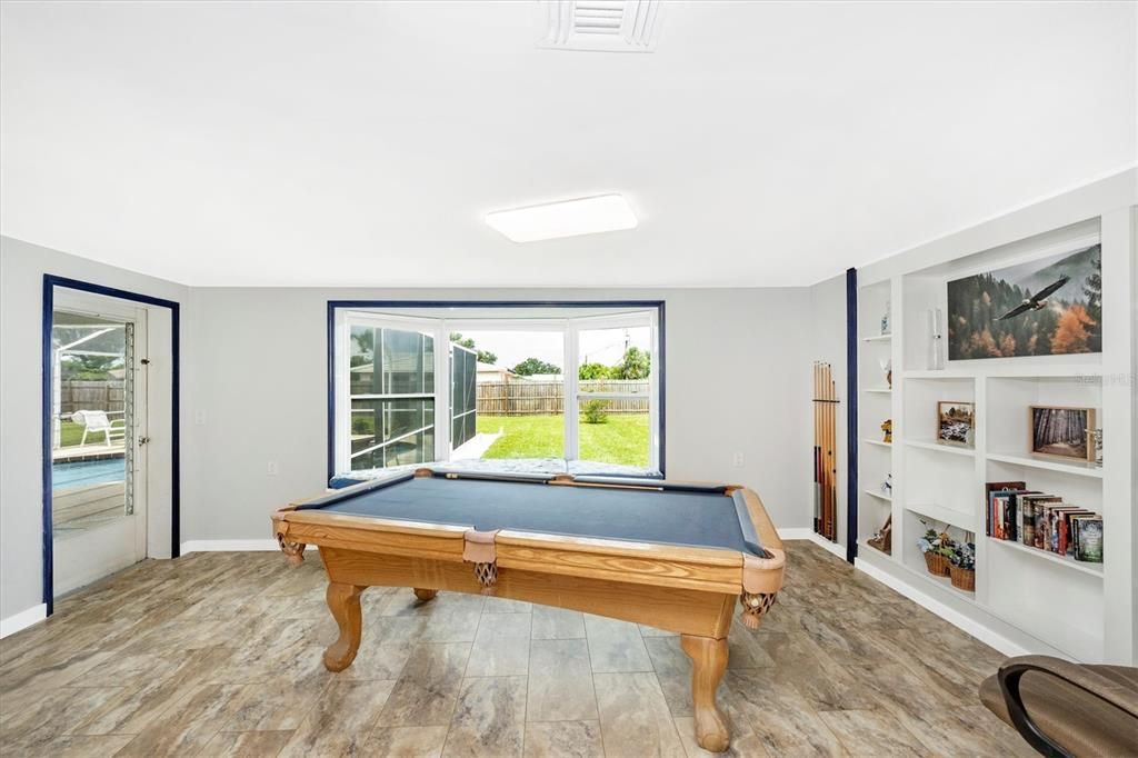 Active With Contract: $375,000 (3 beds, 2 baths, 1208 Square Feet)