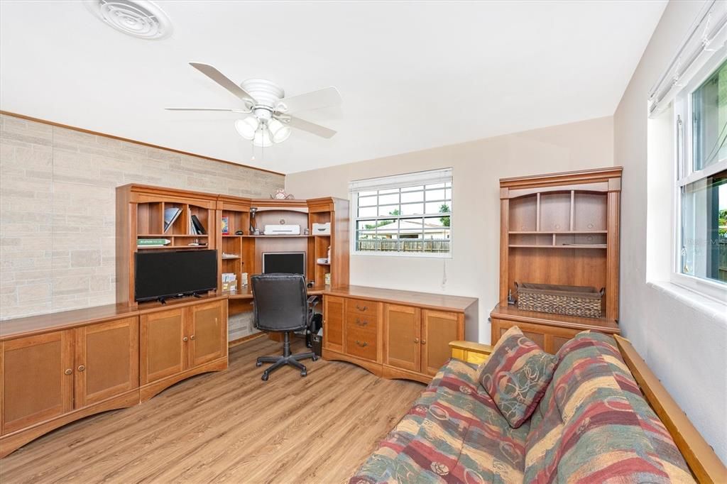 Active With Contract: $375,000 (3 beds, 2 baths, 1208 Square Feet)