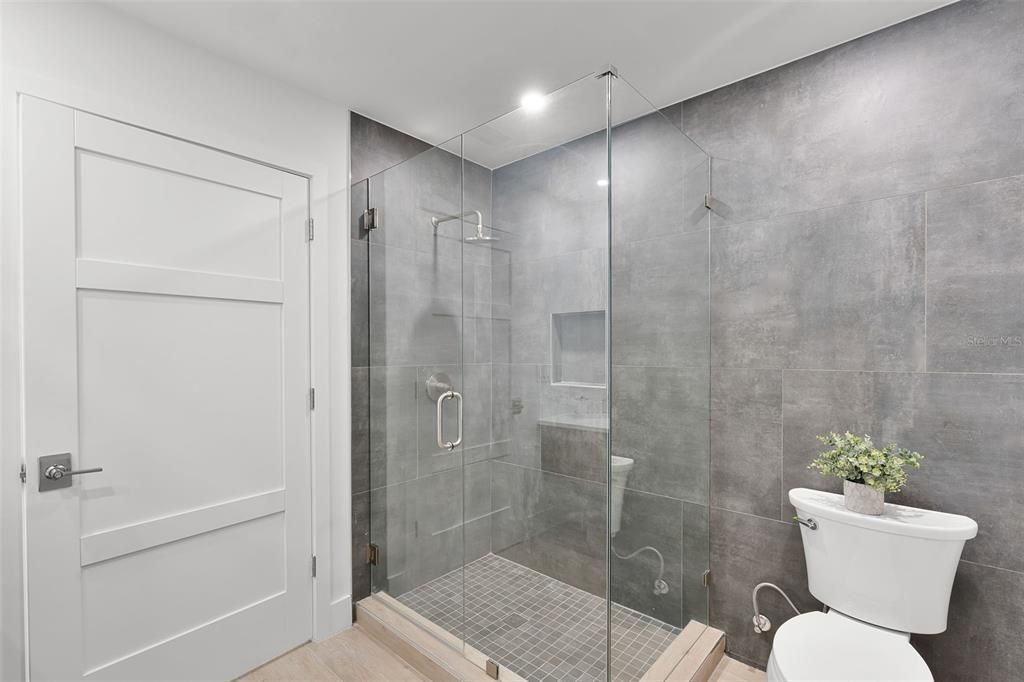 For Sale: $1,450,000 (3 beds, 3 baths, 2200 Square Feet)