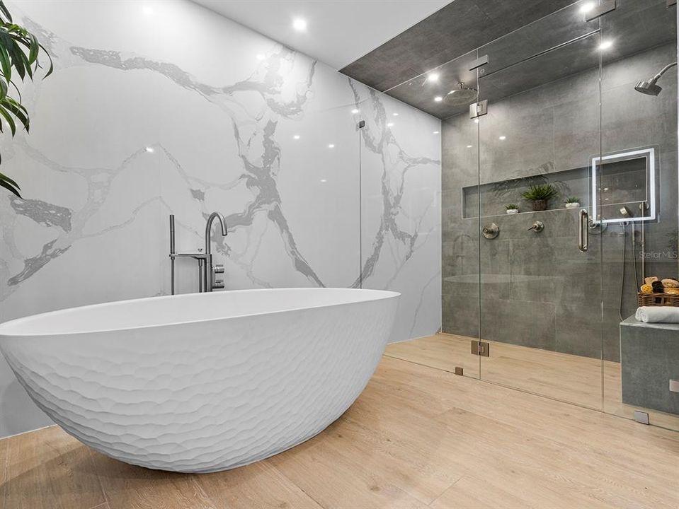 For Sale: $1,450,000 (3 beds, 3 baths, 2200 Square Feet)