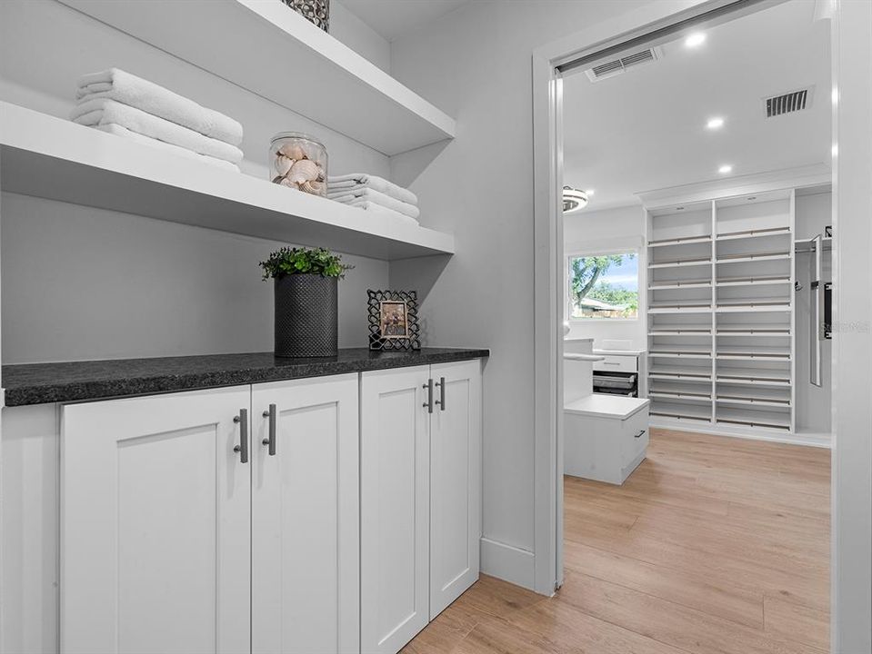 For Sale: $1,450,000 (3 beds, 3 baths, 2200 Square Feet)