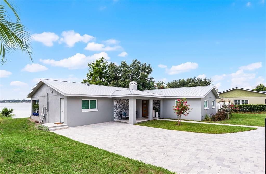 For Sale: $1,450,000 (3 beds, 3 baths, 2200 Square Feet)