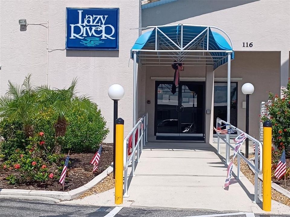 待售: $5,999 (0.12 acres)