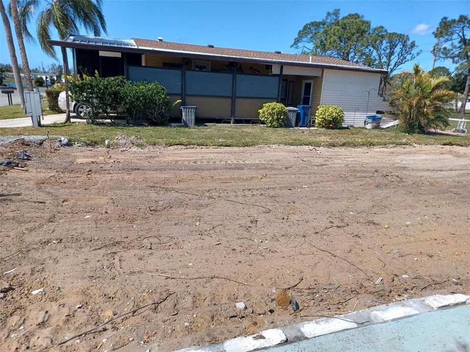 待售: $5,999 (0.12 acres)