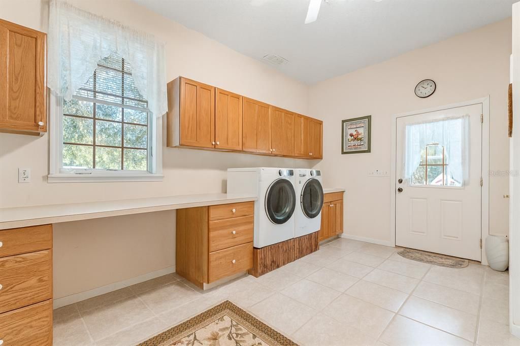 待售: $878,000 (3 贝兹, 2 浴室, 2746 平方英尺)