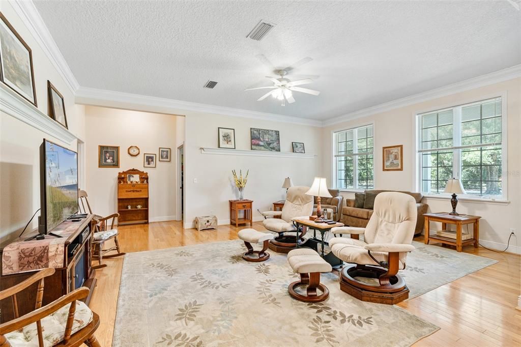 待售: $878,000 (3 贝兹, 2 浴室, 2746 平方英尺)