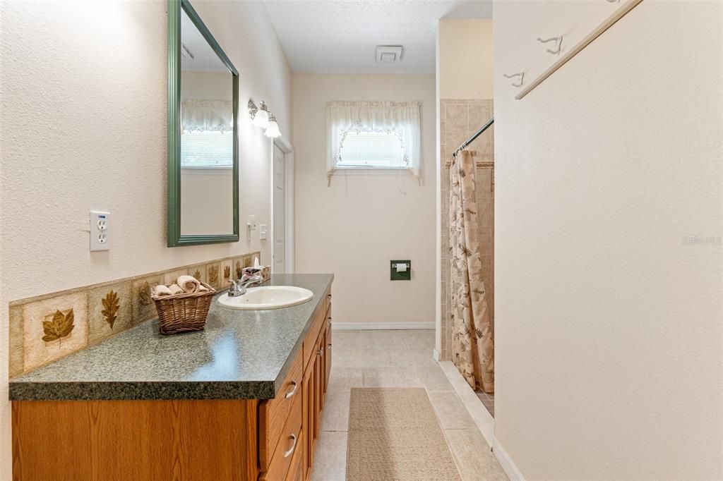 待售: $878,000 (3 贝兹, 2 浴室, 2746 平方英尺)