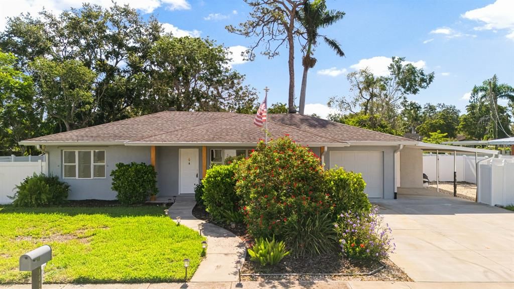 Под контрактом: $2,500 (2 спален, 2 ванн, 1796 Квадратных фут)