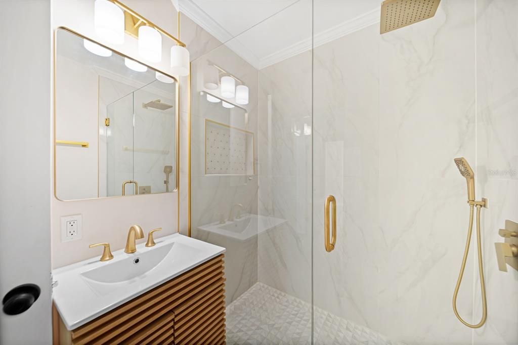 Под контрактом: $2,500 (2 спален, 2 ванн, 1796 Квадратных фут)