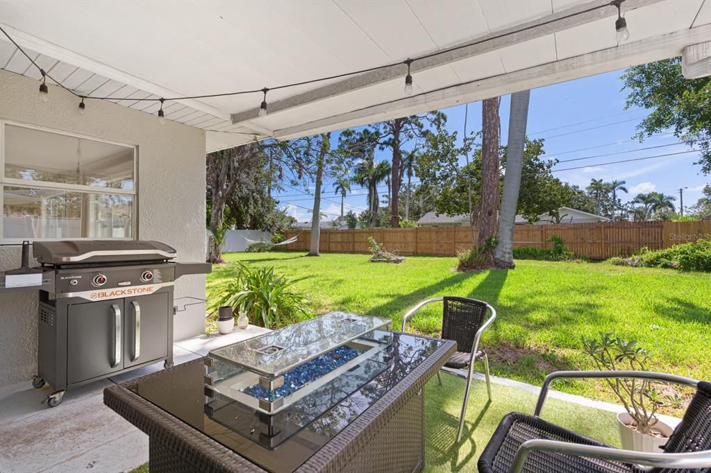 Под контрактом: $2,500 (2 спален, 2 ванн, 1796 Квадратных фут)