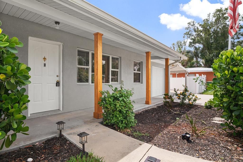 Под контрактом: $2,500 (2 спален, 2 ванн, 1796 Квадратных фут)