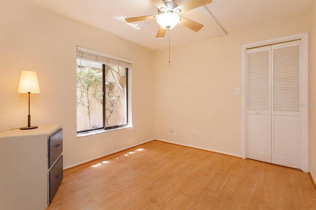 Под контрактом: $387,000 (3 спален, 3 ванн, 1593 Квадратных фут)