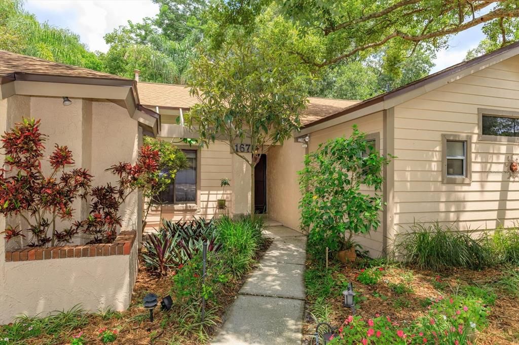 Под контрактом: $387,000 (3 спален, 3 ванн, 1593 Квадратных фут)