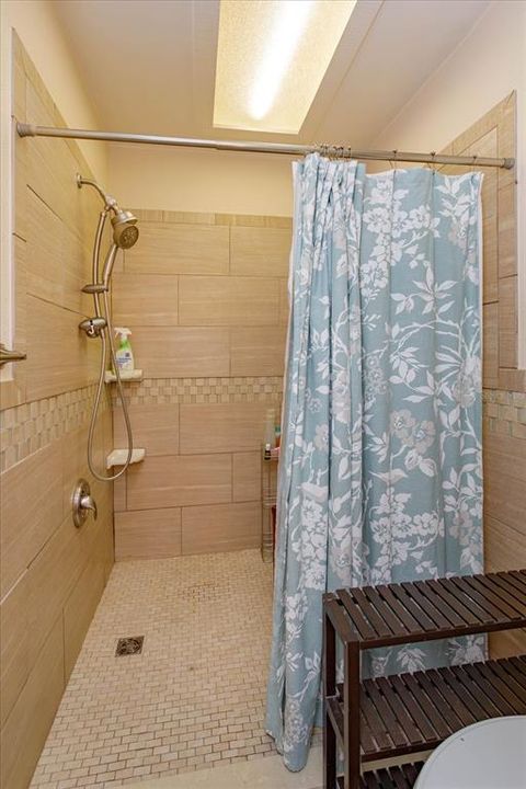 Под контрактом: $387,000 (3 спален, 3 ванн, 1593 Квадратных фут)