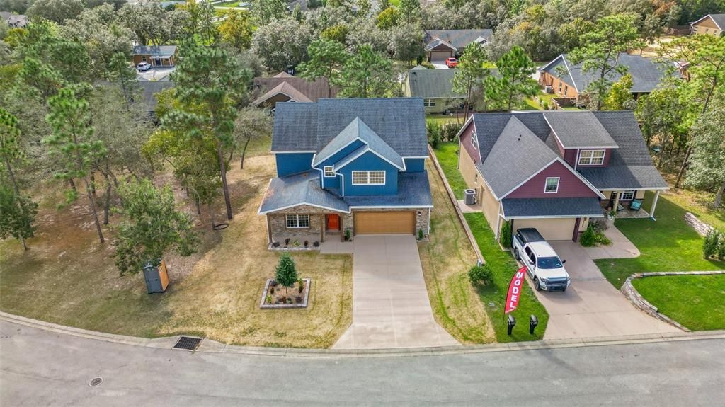 For Sale: $550,000 (5 beds, 4 baths, 2750 Square Feet)