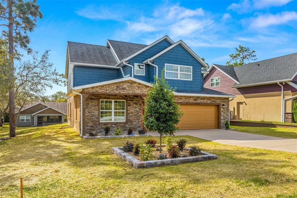 For Sale: $550,000 (5 beds, 4 baths, 2750 Square Feet)