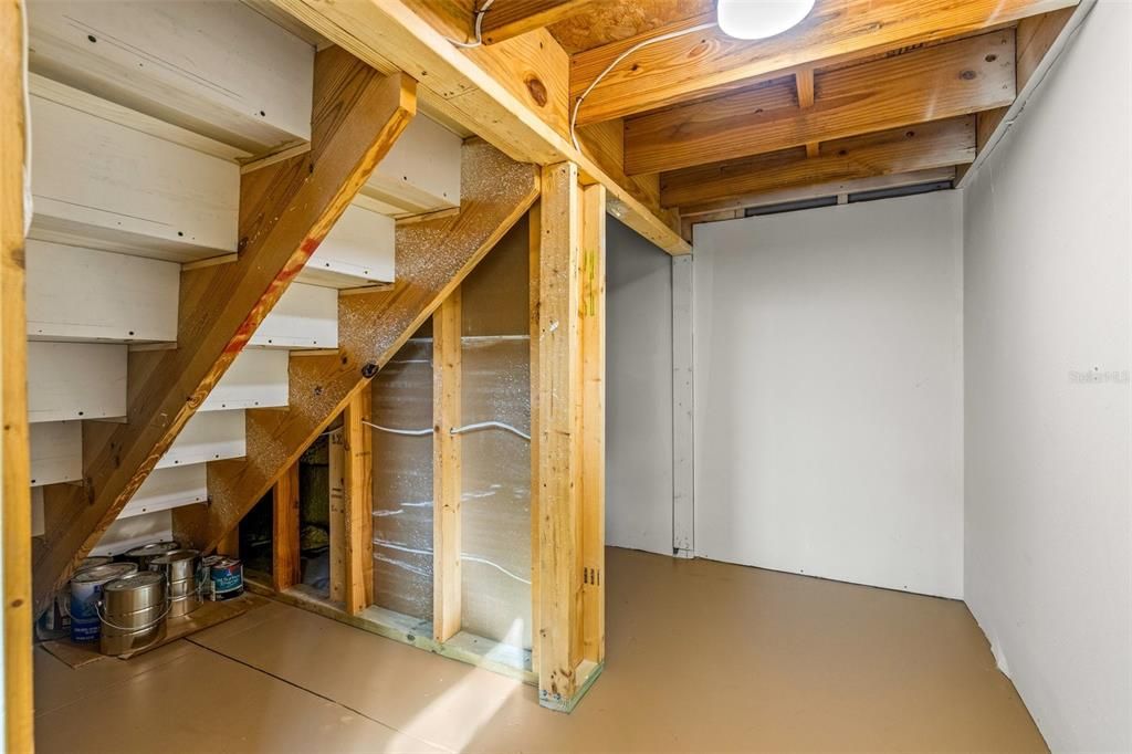 For Sale: $550,000 (5 beds, 4 baths, 2750 Square Feet)