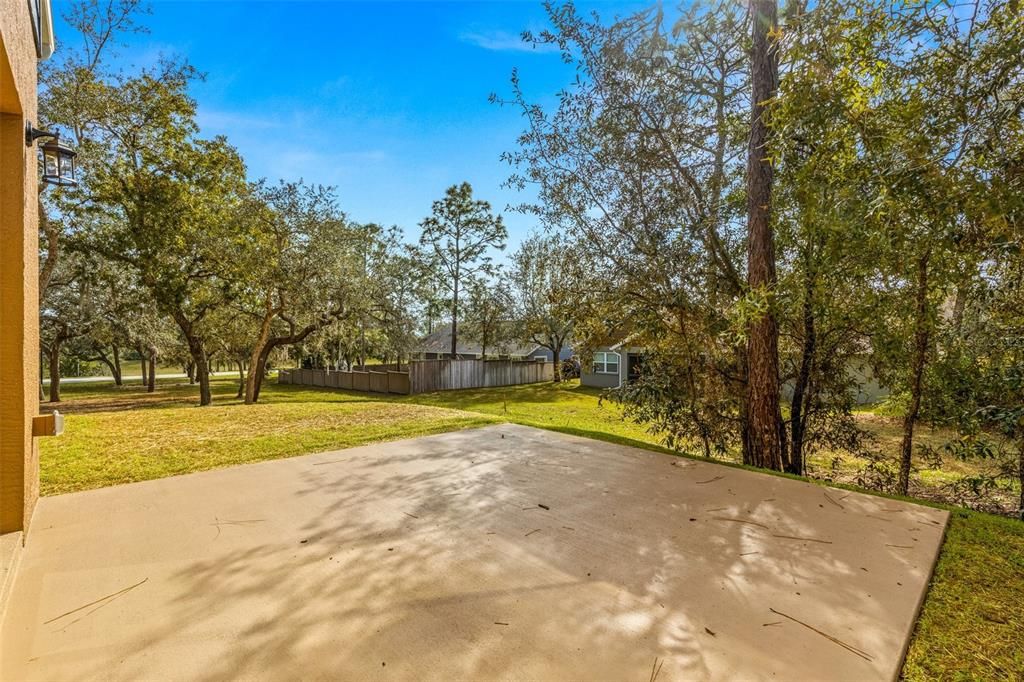 For Sale: $550,000 (5 beds, 4 baths, 2750 Square Feet)