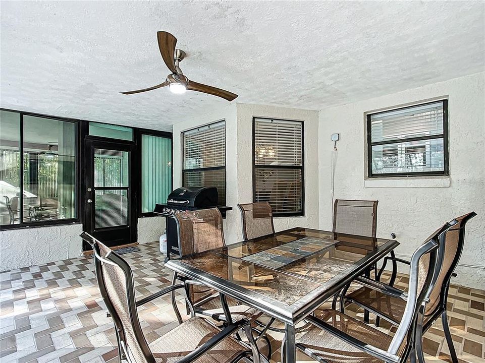 待售: $399,900 (3 贝兹, 2 浴室, 2070 平方英尺)