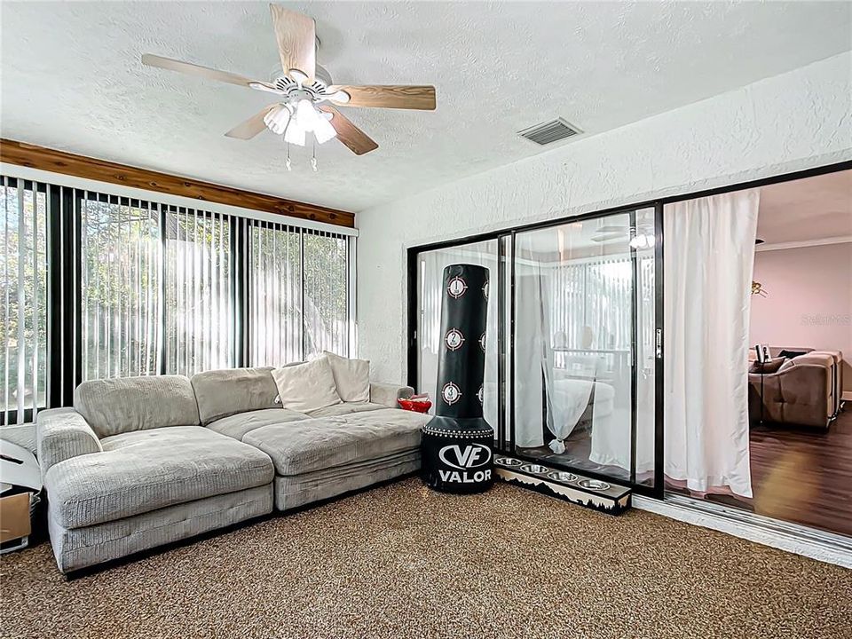 待售: $399,900 (3 贝兹, 2 浴室, 2070 平方英尺)