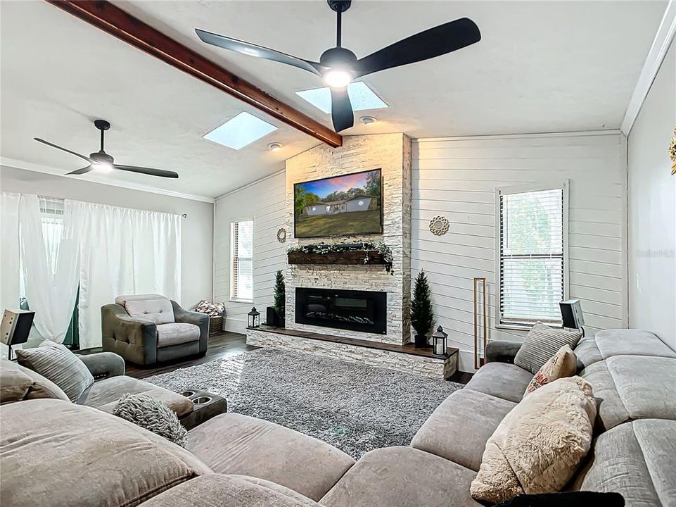 待售: $399,900 (3 贝兹, 2 浴室, 2070 平方英尺)