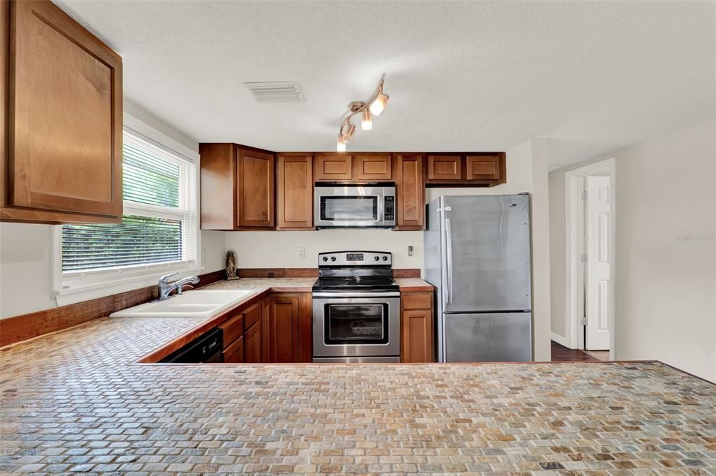 En Venta: $249,400 (3 camas, 2 baños, 1288 Pies cuadrados)