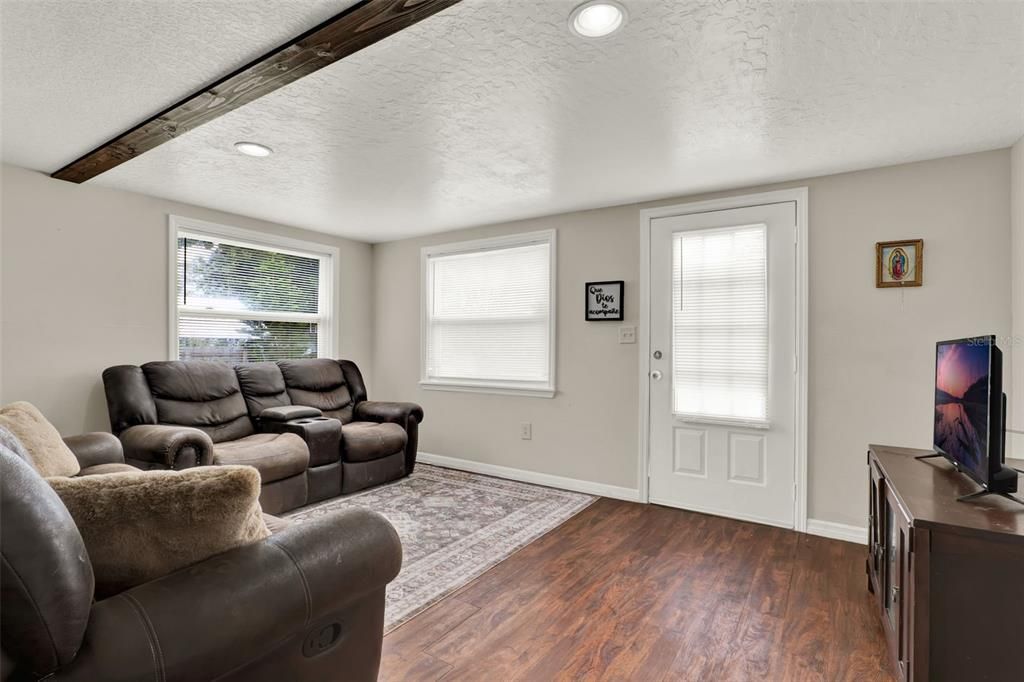 En Venta: $249,400 (3 camas, 2 baños, 1288 Pies cuadrados)