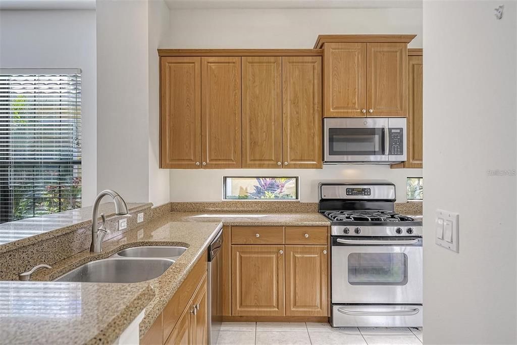 出租: $2,800 (2 贝兹, 2 浴室, 1573 平方英尺)