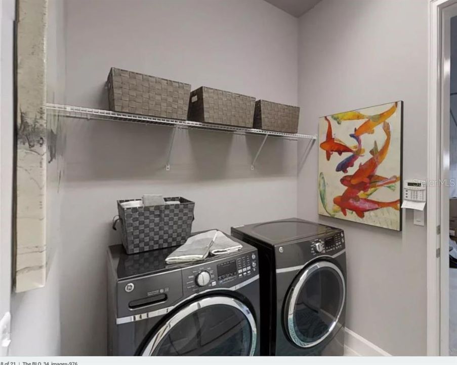 合同活跃: $409,000 (3 贝兹, 3 浴室, 2078 平方英尺)