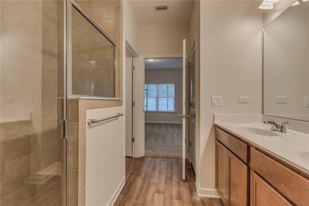 Active With Contract: $559,370 (4 beds, 2 baths, 1884 Square Feet)