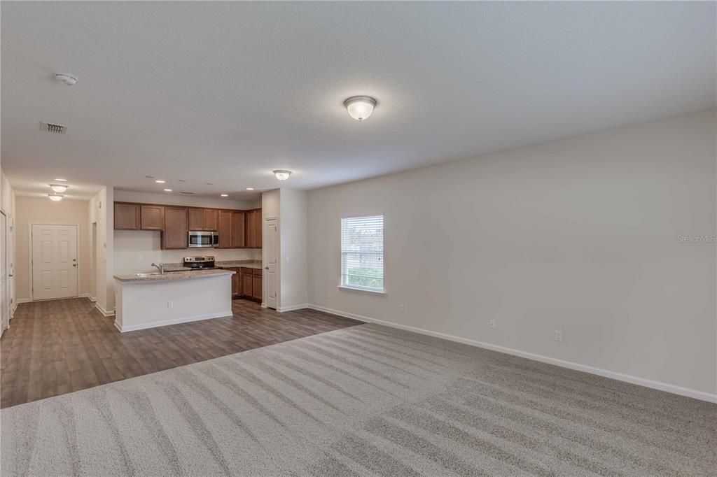 Active With Contract: $559,370 (4 beds, 2 baths, 1884 Square Feet)