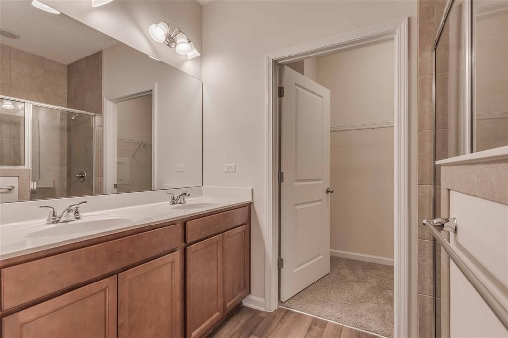 Active With Contract: $559,370 (4 beds, 2 baths, 1884 Square Feet)