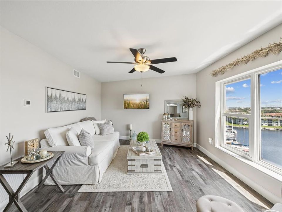 待售: $150,000 (1 贝兹, 1 浴室, 688 平方英尺)