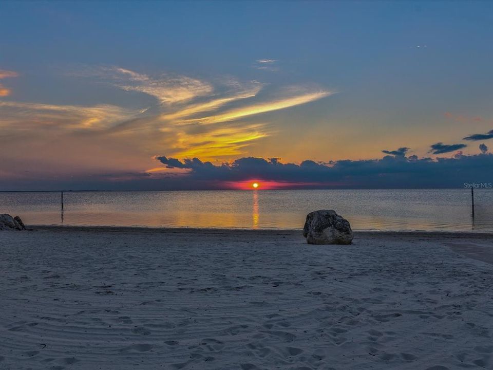 待售: $150,000 (1 贝兹, 1 浴室, 688 平方英尺)