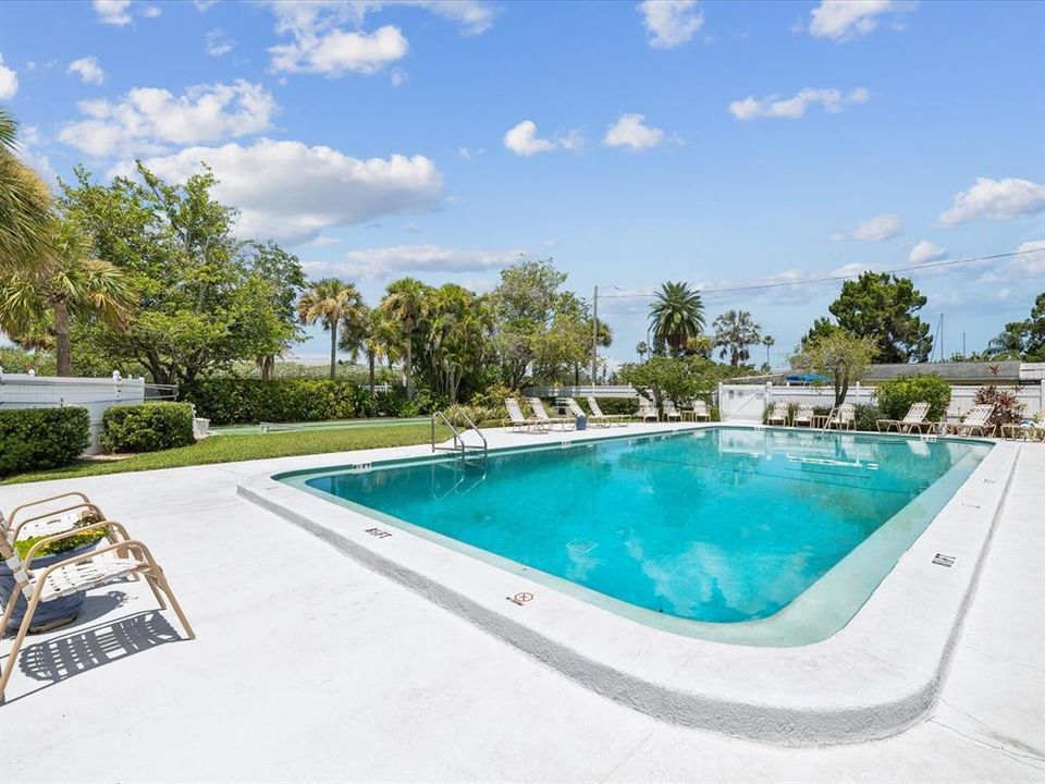 待售: $150,000 (1 贝兹, 1 浴室, 688 平方英尺)